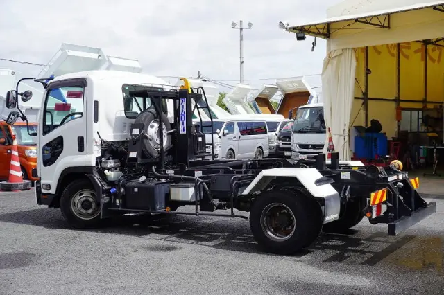 いすゞ フォワード 2RG-FRR90S1(2WD)の写真7