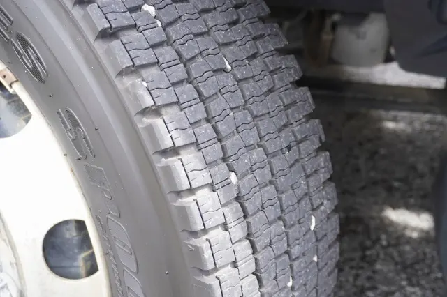 いすゞ フォワード 2RG-FRR90S1(2WD)の写真9