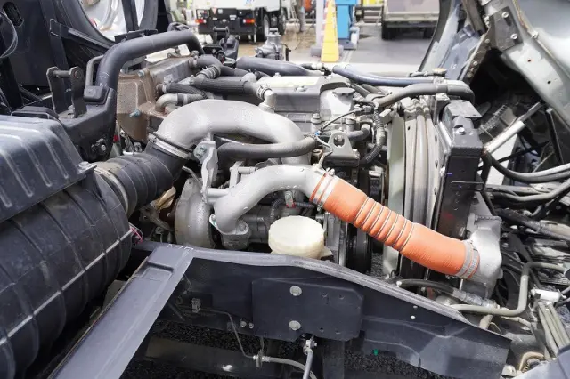 いすゞ フォワード 2RG-FRR90S1(2WD)の写真15