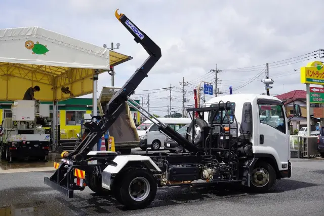 いすゞ フォワード 2RG-FRR90S1(2WD)の写真21