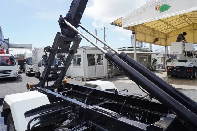 いすゞ フォワード 2RG-FRR90S1(2WD)の写真22