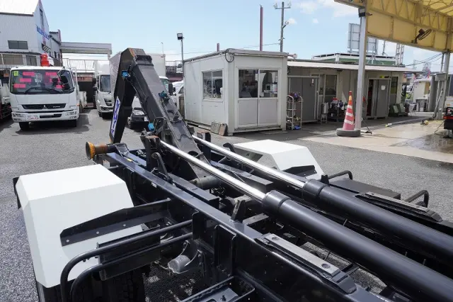 いすゞ フォワード 2RG-FRR90S1(2WD)の写真24