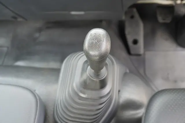 いすゞ フォワード 2RG-FRR90S1(2WD)の写真26