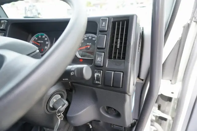 いすゞ フォワード 2RG-FRR90S1(2WD)の写真28