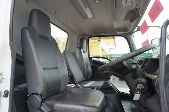 いすゞ フォワード 2RG-FRR90S1(2WD)の写真30