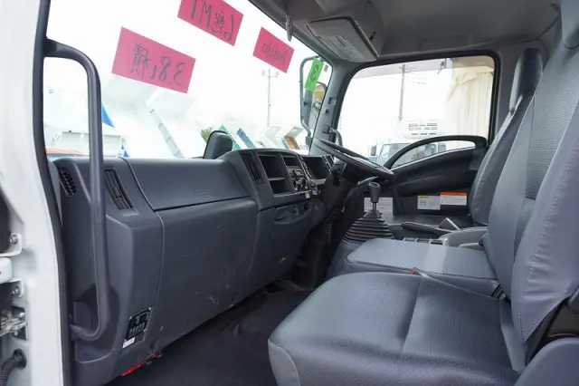 いすゞ フォワード 2RG-FRR90S1(2WD)の写真32