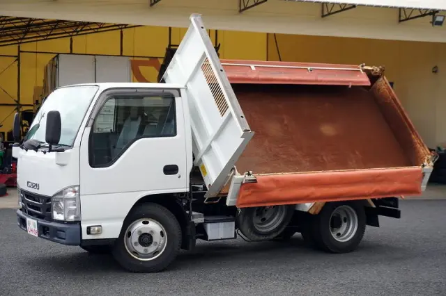 いすゞ エルフ TPG-NKR85AN(2WD)の写真1
