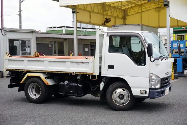 いすゞ エルフ TPG-NKR85AN(2WD)の写真6