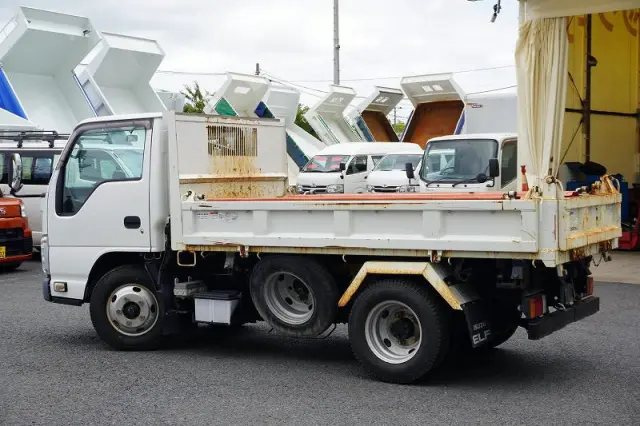 いすゞ エルフ TPG-NKR85AN(2WD)の写真7