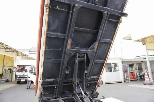 いすゞ エルフ TPG-NKR85AN(2WD)の写真28