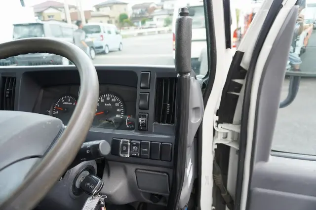 いすゞ エルフ TPG-NKR85AN(2WD)の写真37