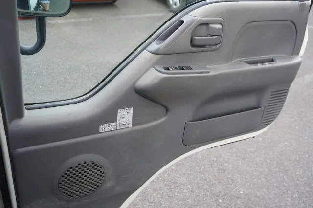 いすゞ エルフ TPG-NKR85AN(2WD)の写真38