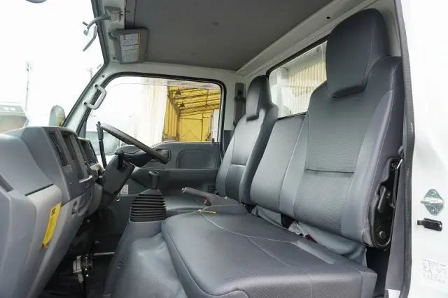 いすゞ エルフ TPG-NKR85AN(2WD)の写真42