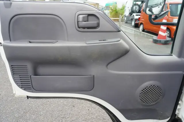 いすゞ エルフ TPG-NKR85AN(2WD)の写真43