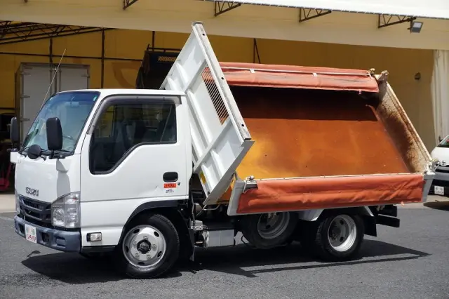 いすゞ エルフ TPG-NKR85AN(2WD)の写真1