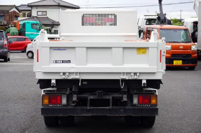 いすゞ エルフ TPG-NKR85AN(2WD)の写真4