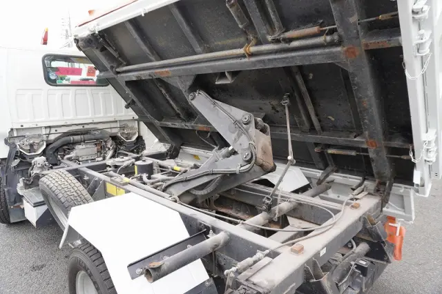 いすゞ エルフ TPG-NKR85AN(2WD)の写真32