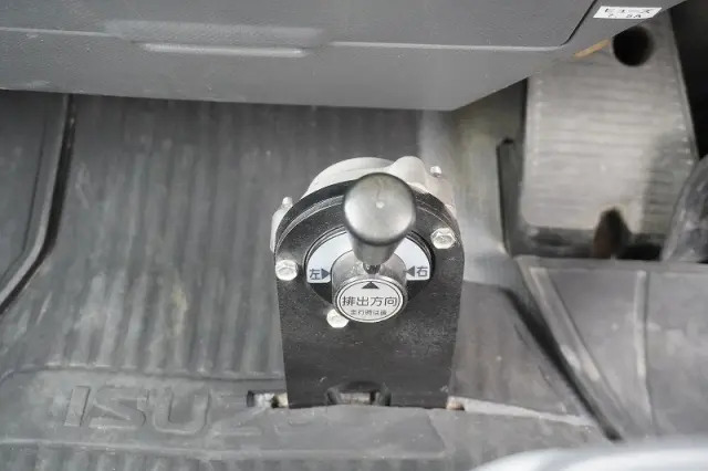 いすゞ エルフ TPG-NKR85AN(2WD)の写真35