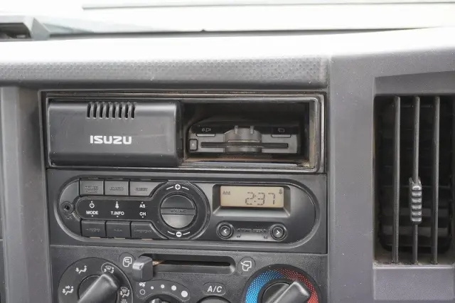 いすゞ エルフ TPG-NKR85AN(2WD)の写真37