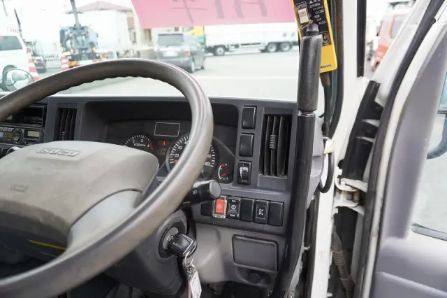 いすゞ エルフ TPG-NKR85AN(2WD)の写真38