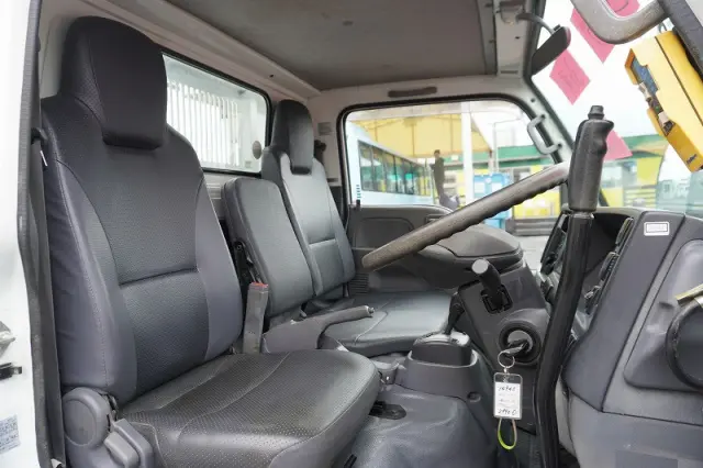 いすゞ エルフ TPG-NKR85AN(2WD)の写真41