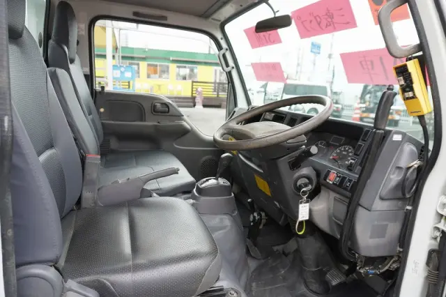 いすゞ エルフ TPG-NKR85AN(2WD)の写真42