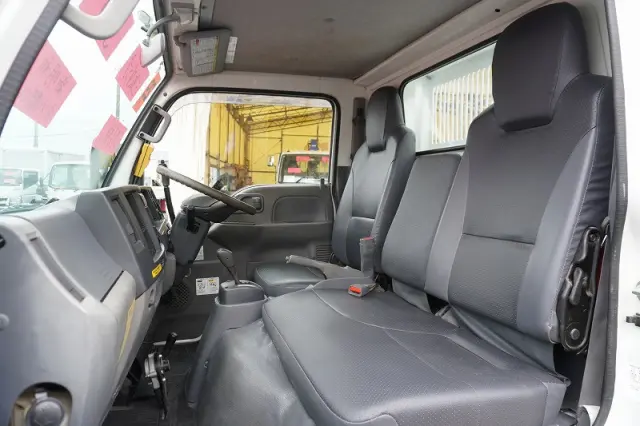 いすゞ エルフ TPG-NKR85AN(2WD)の写真44