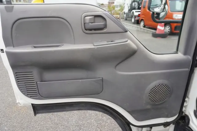 いすゞ エルフ TPG-NKR85AN(2WD)の写真45