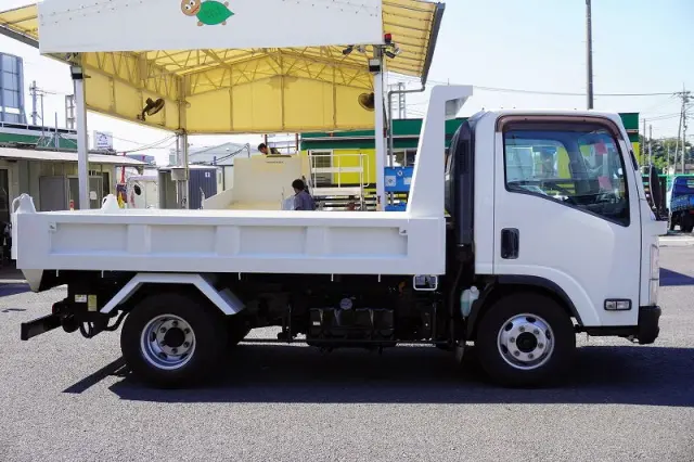 いすゞ エルフ TKG-NPR85YN(2WD)の写真5