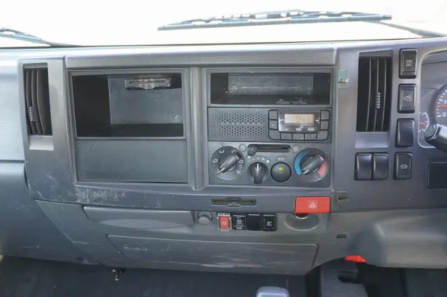 いすゞ エルフ TKG-NPR85YN(2WD)の写真32