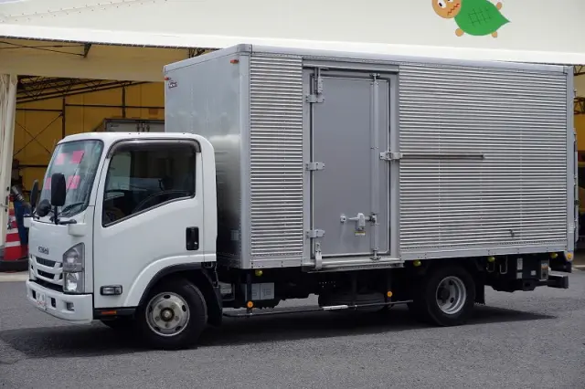 いすゞ エルフ TRG-NPR85AN(2WD)の写真1