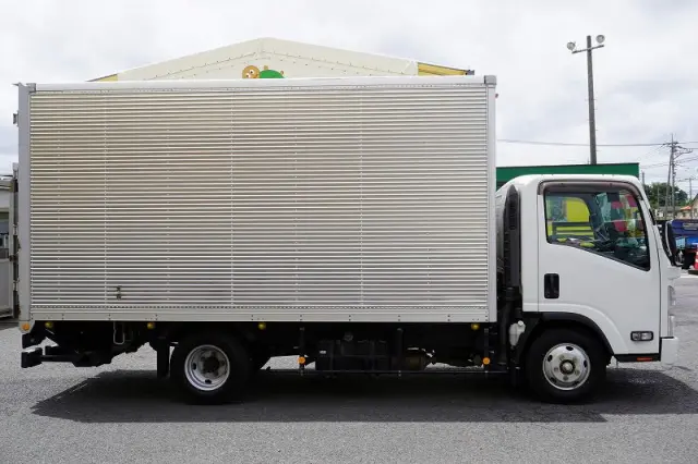 いすゞ エルフ TRG-NPR85AN(2WD)の写真5