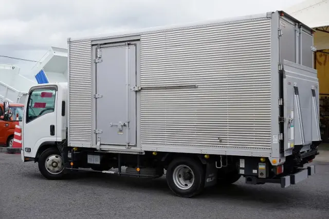 いすゞ エルフ TRG-NPR85AN(2WD)の写真7