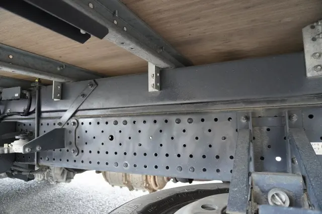 いすゞ エルフ TRG-NPR85AN(2WD)の写真13