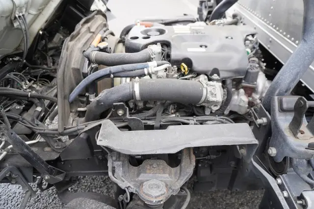 いすゞ エルフ TRG-NPR85AN(2WD)の写真15