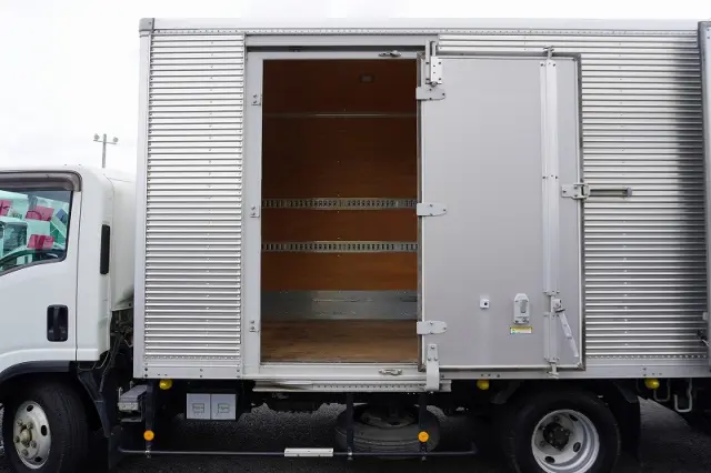 いすゞ エルフ TRG-NPR85AN(2WD)の写真19