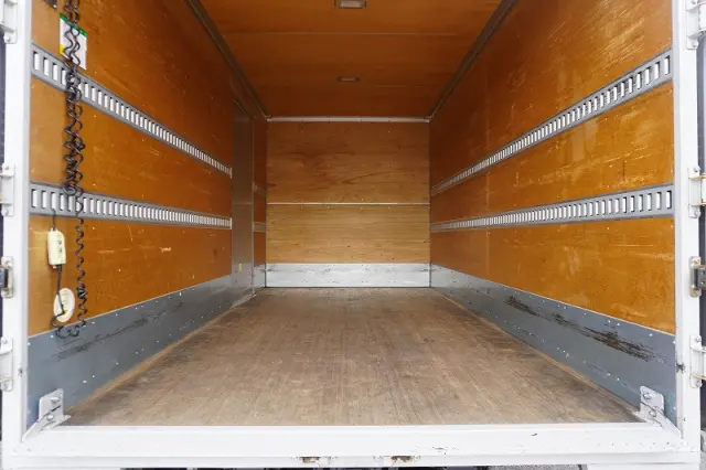 いすゞ エルフ TRG-NPR85AN(2WD)の写真21