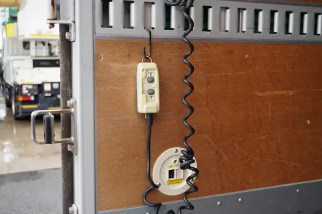 いすゞ エルフ TRG-NPR85AN(2WD)の写真25