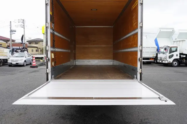 いすゞ エルフ TRG-NPR85AN(2WD)の写真26