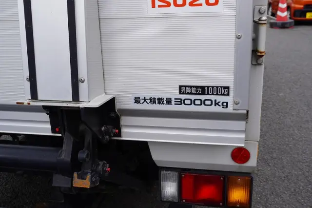 いすゞ エルフ TRG-NPR85AN(2WD)の写真32