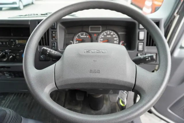 いすゞ エルフ TRG-NPR85AN(2WD)の写真34
