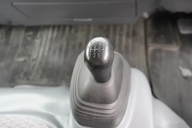 いすゞ エルフ TRG-NPR85AN(2WD)の写真35