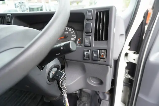 いすゞ エルフ TRG-NPR85AN(2WD)の写真38