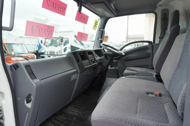 いすゞ エルフ TRG-NPR85AN(2WD)の写真43