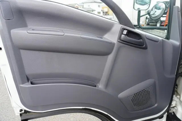 いすゞ エルフ TRG-NPR85AN(2WD)の写真45