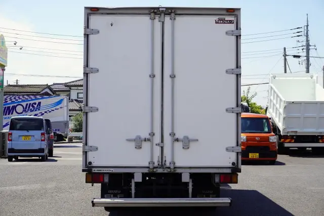 いすゞ エルフ TRG-NPR85AN(2WD)の写真4