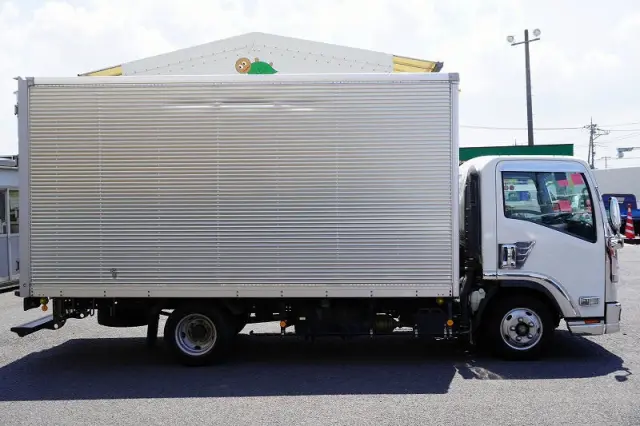 いすゞ エルフ TRG-NPR85AN(2WD)の写真5