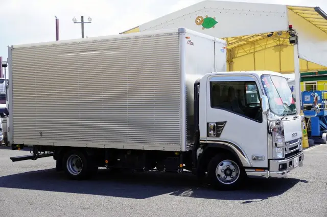 いすゞ エルフ TRG-NPR85AN(2WD)の写真6