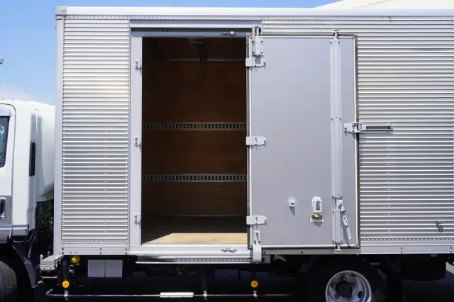 いすゞ エルフ TRG-NPR85AN(2WD)の写真18