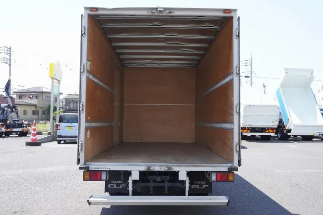 いすゞ エルフ TRG-NPR85AN(2WD)の写真19